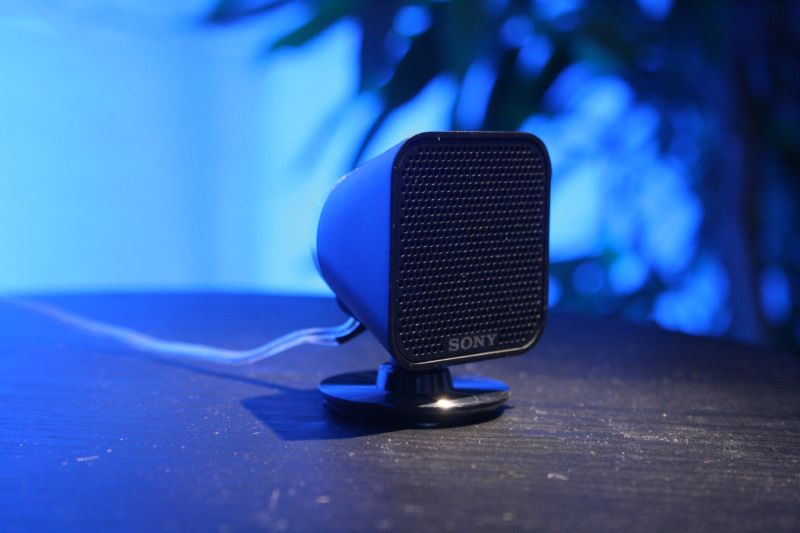 Illustration for article titled Sony Debuts Micro Size DAV-IS10 Home Theater System